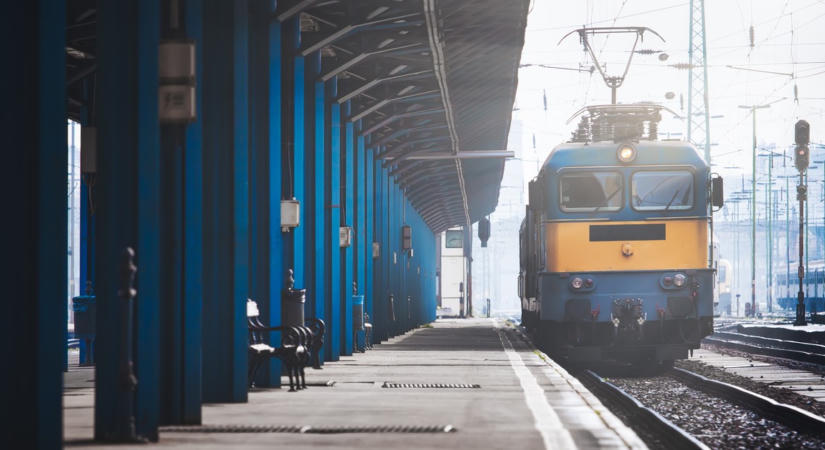 Dráma a Budapest-Bécs járaton: meg akarta ölni a kalauzt egy őrjöngő bliccelő