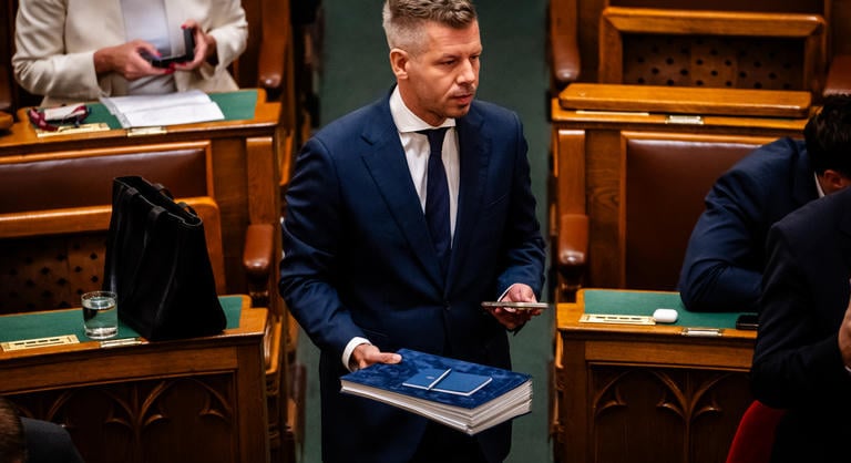 Magyar Péter megmutatta, milyen ajándékokkal készül XIV. Leó pápának
