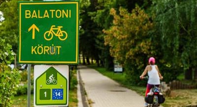 Bejelentés: közel 20 kilométeres szakaszon újítják fel a Balatoni Bringakört
