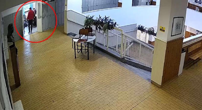 Berontott az órára egy feldühödött apa az érdi általános iskolába: nem volt jó ötlet