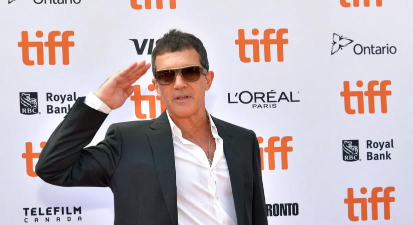 Antonio Banderas 66 évesen is egy igazi szívtipró: így néz ki most az egykori Zorro