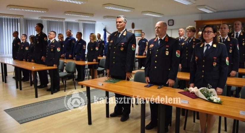 Szabadnapján mentett életet, most kitüntették: rangos elismeréseket kaptak a somogyi tűzoltók