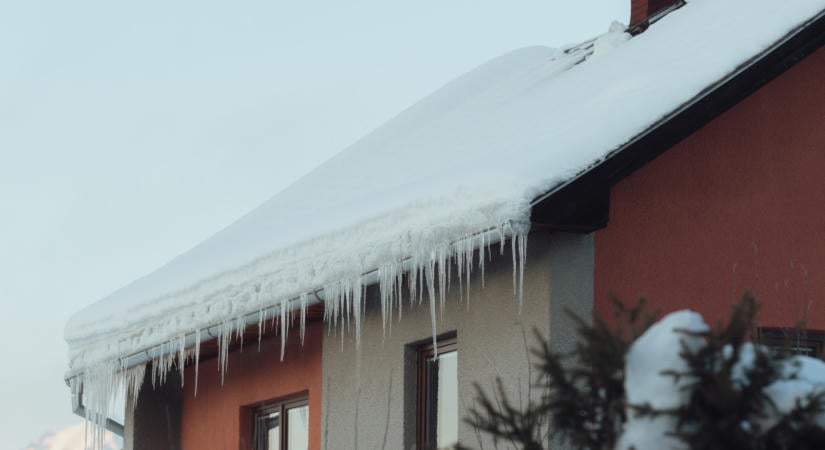 Már 20 centis hó borítja a közeli magashegység csúcsait: figyelmeztetést adtak ki a meteorológusok