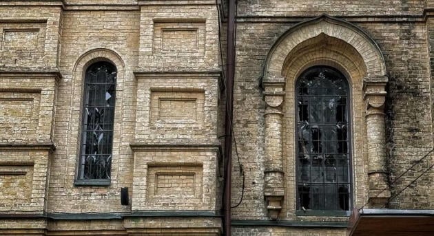 Megrongálódott Kijevben az orosz támadásokban a 120 éves Szent Pokrovszkij-templom