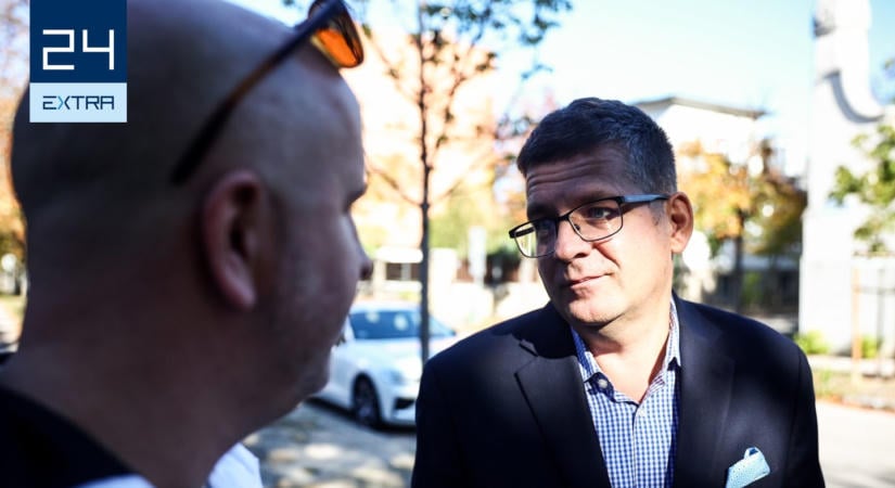 Seszták Miklós besétált az ügyészségre vallomást tenni