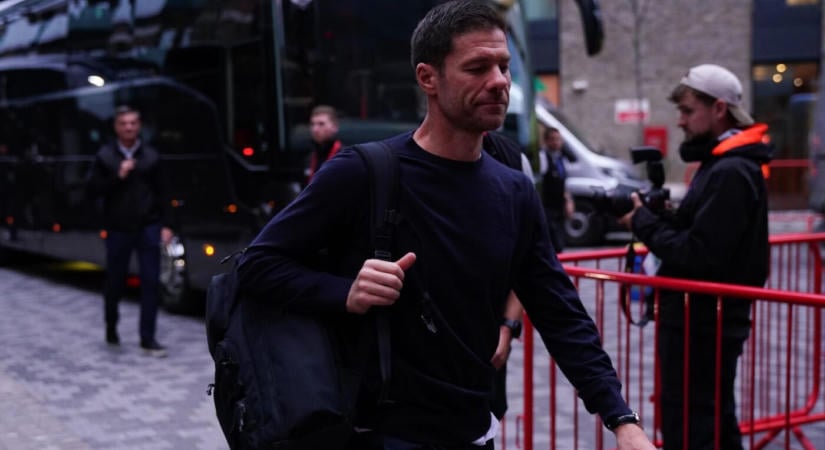 Xabi Alonso bejelentkezett az FC Barcelona csillagáért, címlapon a klubváltás