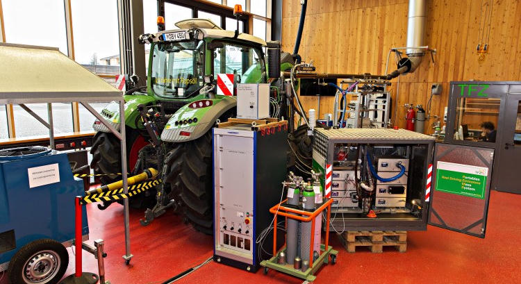 Valós körülményeket szimulálva mérhető a traktor kipufogófüstje