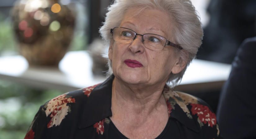 Mi lett vele? A legendás tévébemondó, Kertész Zsuzsa ma már boldog nagymama