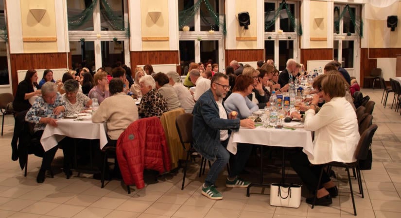 Emlékek, arcok, történetek – 70 éves jubileumát ünnepelte a gellénházi Dr. Papp Simon Általános Iskola