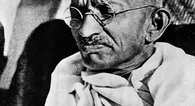 1,7 millió dollárért keltek el Gandhi írásai egy árverésen