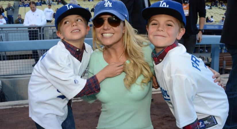 Megőrülnek a nők: sármos modell lett Britney Spears fia
