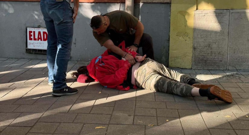 „Sajnálom, hogy nem a fején találtam el” – videón a Magyar Pétert tojással megcélzó férfi lefogása