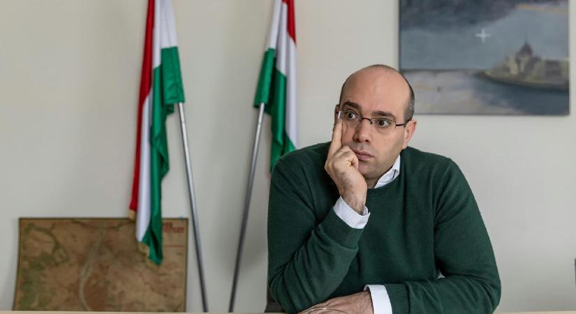 Mráz Ágoston egyedül maradt a Nézőpontban