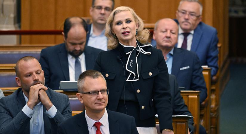 Botrányos: a tiszás prosztó beszólása után Juhász Hajnalka elhagyta az üléstermet