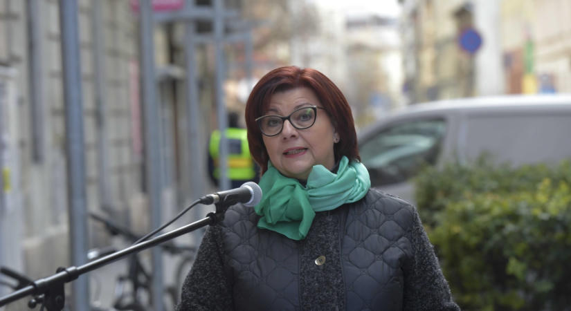 Ezt nem láttuk jönni – már a DK-soknak is sok, amit a tiszások megengednek maguknak az Országházban