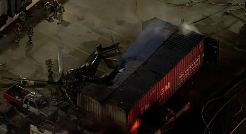 Lezuhant egy helikopter Los Angelesnél, hárman biztosan életüket vesztették: 58 tűzoltó vett részt a mentésben