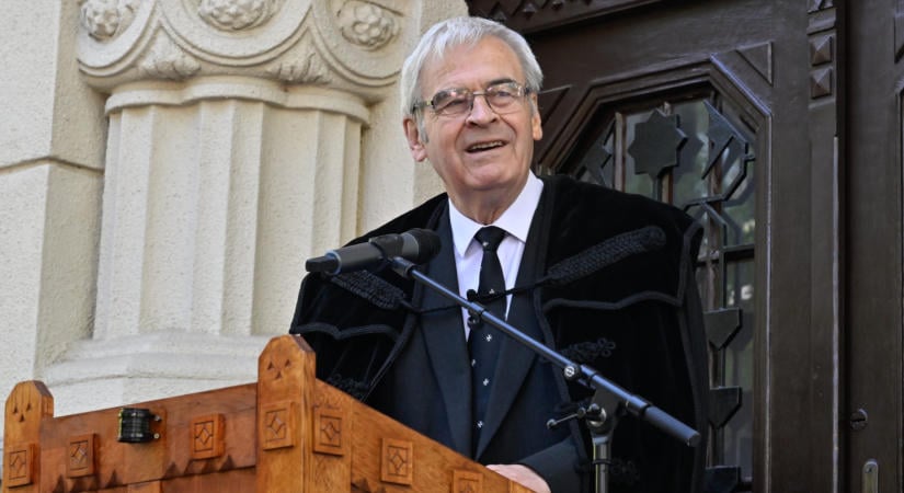 Tőkés László: A papi emberek, a lelkipásztorok ajkára senki se próbáljon szájkosarat tenni