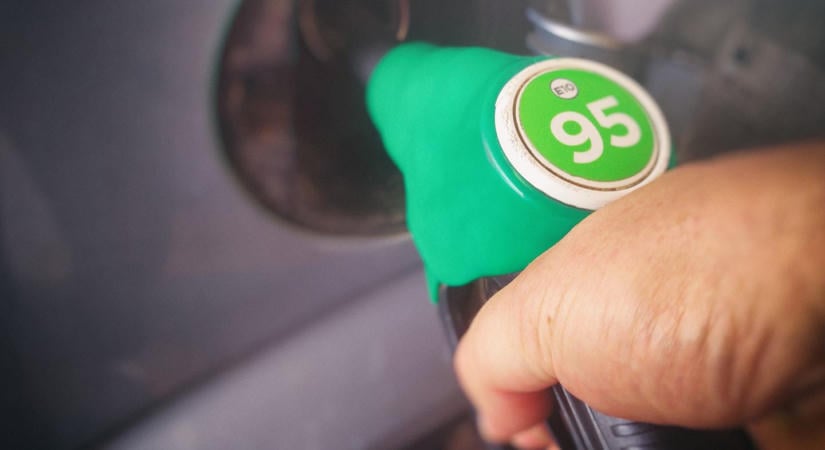 Tovább szűkül az olló a benzin és a dízel között, de csak az utóbbit támogatja a kormány