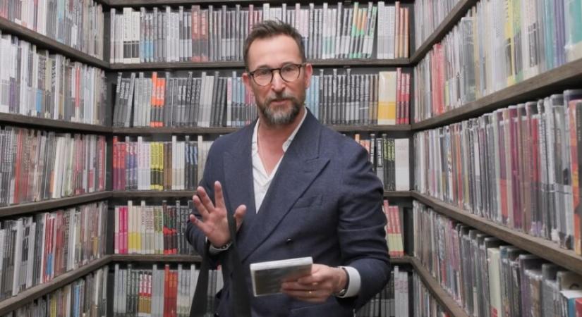Noah Wyle kiváló filmízléssel bír, Sam Fullert és John Cassevetes rendezést is ajánl – videó
