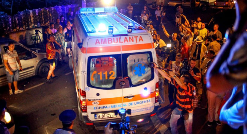 Azt hitték, a „fekete mentő” jött a betegért, kövekkel, botokkal és fejszékkel támadtak az egészségügyi dolgozókra Erdélyben