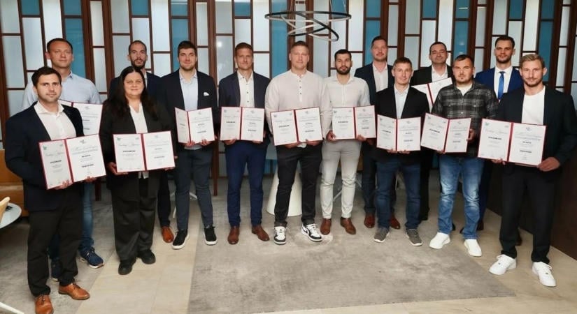 Audi ETO és MKC-edző is átvehette diplomáját