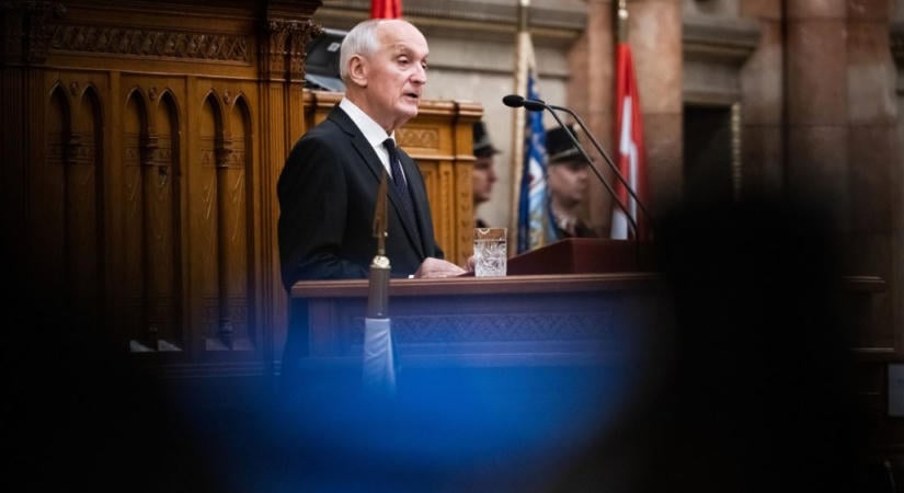 Baka András visszaküldte az Országgyűlésnek az orvosi kamarai tagságról szóló törvényt