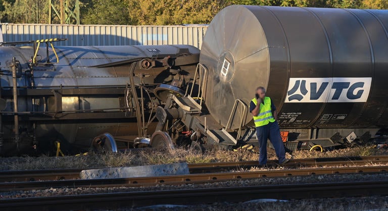 Több napig is eltarthat a kisiklott vasúti kocsik mentése Rákosnál, jelentősen változik a közlekedés
