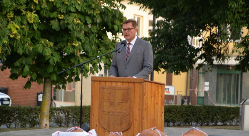 Új kenyér, kitüntetések és ünnepi műsor – Bonyhád és Tamási így ünnepel 20-án