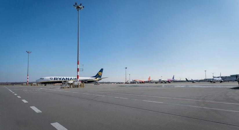 Indul az ország egyik legnagyobb aszfaltozása, de nem az autósoknak készül: több mint 70 ezer négyzetméteren épülhet új burkolat – keresik a kivitelezőt Ferihegyen
