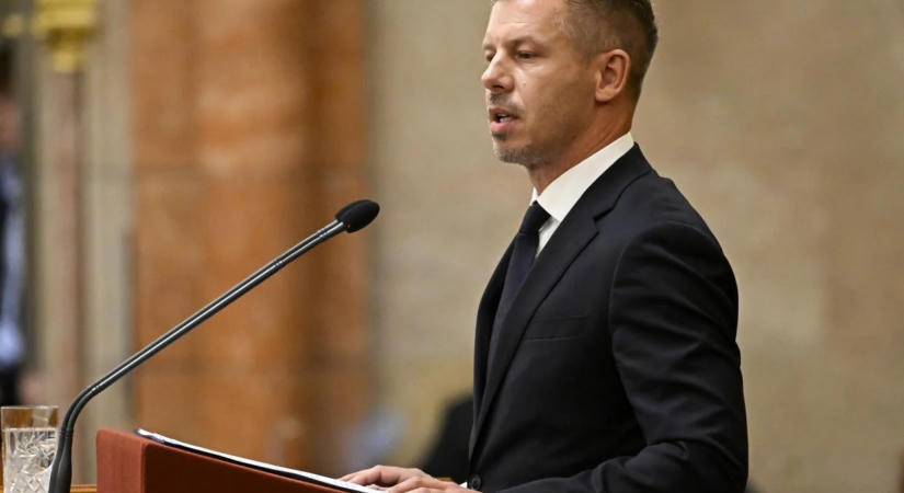 Magyar Péter: Megtisztítják a közterületeket a káros hirdetésektől