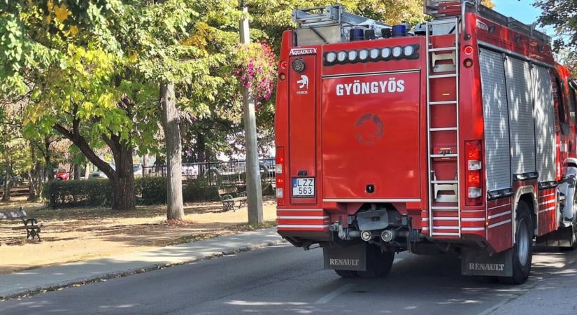 Tűzoltók lepték el az Eger-patakot és nem a vízbe dobott roller miatt érkeztek