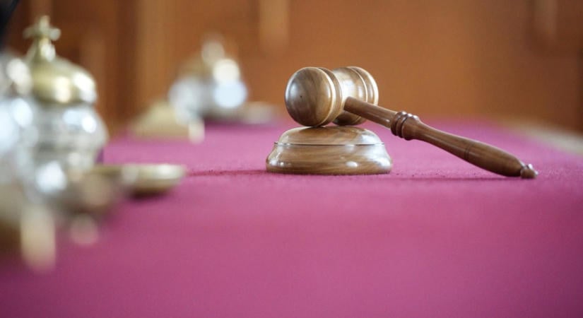 Gyógyulóban lévő pácienseinek adott el drogot egy addiktológiai konzulens