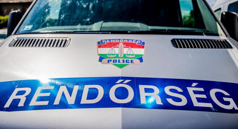 Fennakadt a villamossíneken egy autó a XXII. kerületben