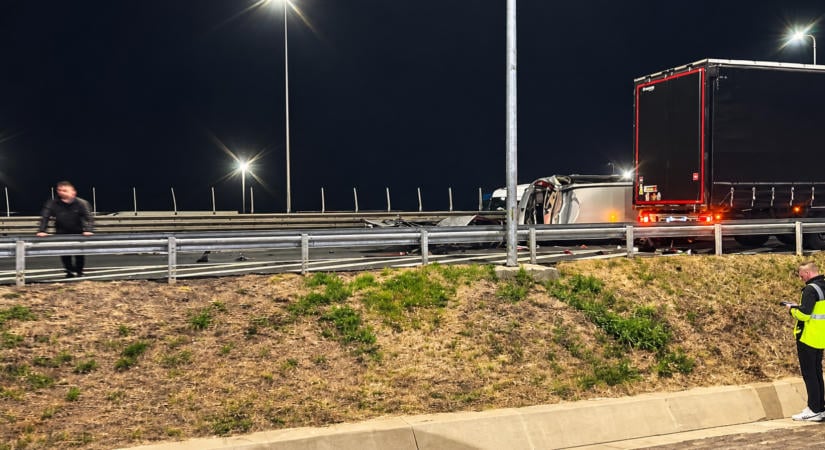 Tömegbaleset az A1-es autópályán: öt jármű ütközött, heten megsérültek