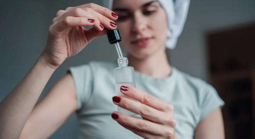 Kipirosodott és foltos lett a bőröd nyáron? Ez a három hatóanyag segíthet rajta