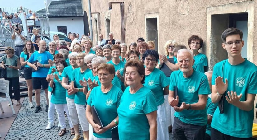A Tapolcai Vegyeskar a város határain kívül is sikeres