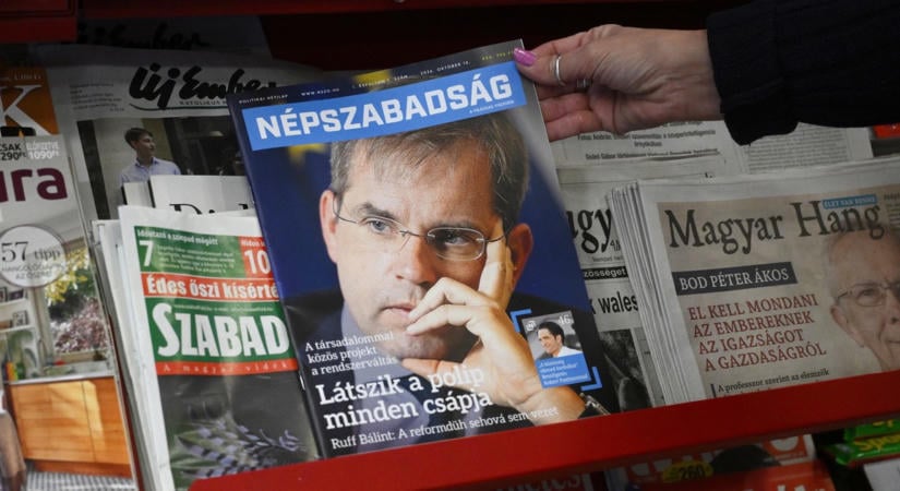 30 év után kirúgták a Népszava munkatársát