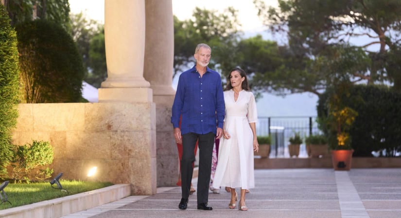 A spanyol királyi pár első hivatalos látogatására utazik a két észak-afrikai spanyol városba
