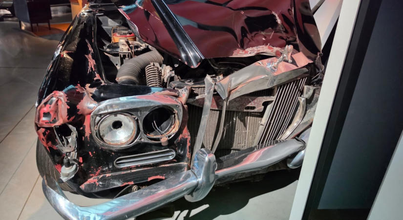 Megnéztük Brezsnyev összetört Rolls-Royce-át, ami 46 éve javítatlan