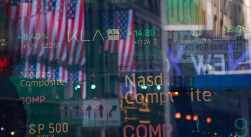 Videó: „Nem dobom el, inkább meghalok” – halálos késelés után lövések a Times Square-en