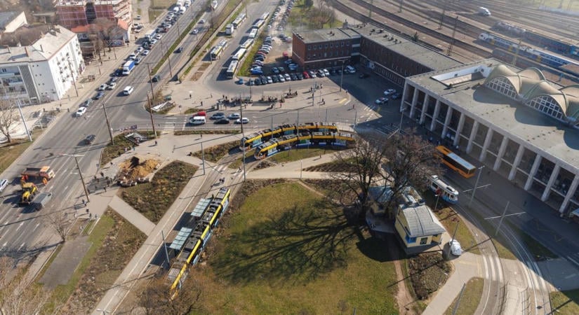 Értékes dolog tűnt el a Nagyállomás előtti parkból, a rendőröket Hadházig vezették a nyomok!