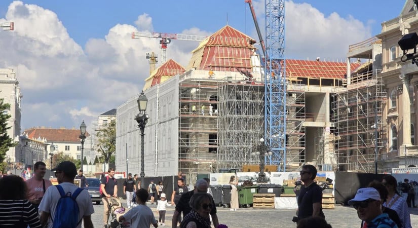 Mégsem hagyják, hogy összeomoljon a budavári palota