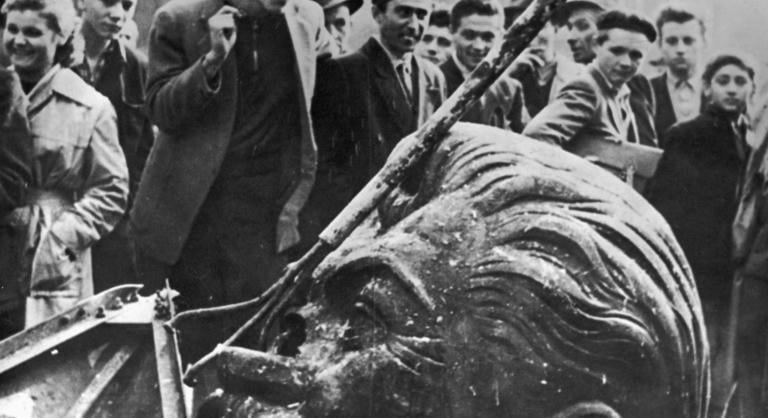 Pesti srácok, tankok és egy elmaradt meccs
