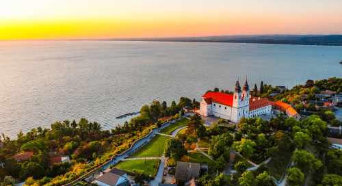 Tüzijáték, koncertek, borhét és rockopera a Balatonnál: itt a lista a programokról