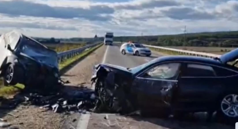 90 éves sofőr miatt halhatott meg két ember az M80-as autóúton – alaposabb alkalmassági vizsgálatokra volna szükség