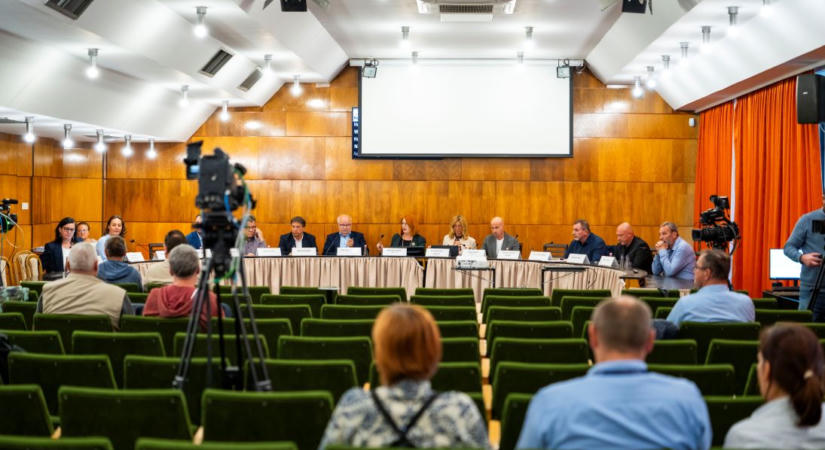 Ezeket a döntéseket hozta a képviselő-testület
