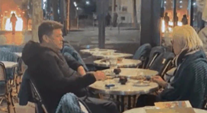 Mintha mi sem történne: borozgató párt videóztak le a párizsi zavargások közepette
