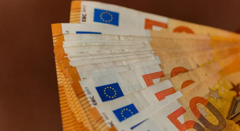Augusztusban is változatlan ütemben bővült az euróövezet magánszektora