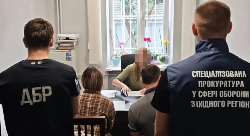 Két évig alig járt szolgálatba, mégis 1,5 millió hrivnyát kapott egy kárpátaljai katonanő