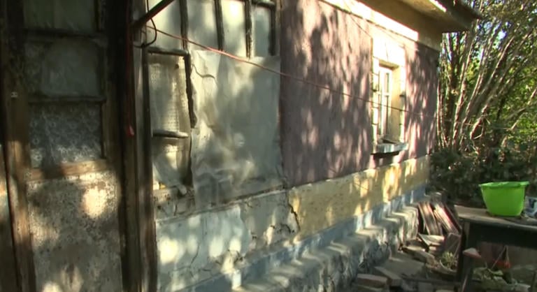 Halott gyereket szült egy nő Farmoson, miután az élettársa bántalmazta